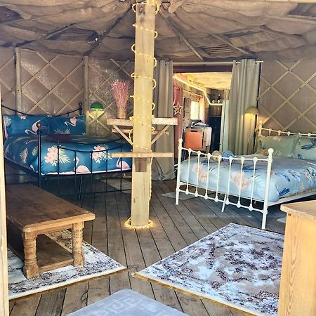 Vigo Retreat Boat Yurt Bed & Breakfast Wrotham Ngoại thất bức ảnh