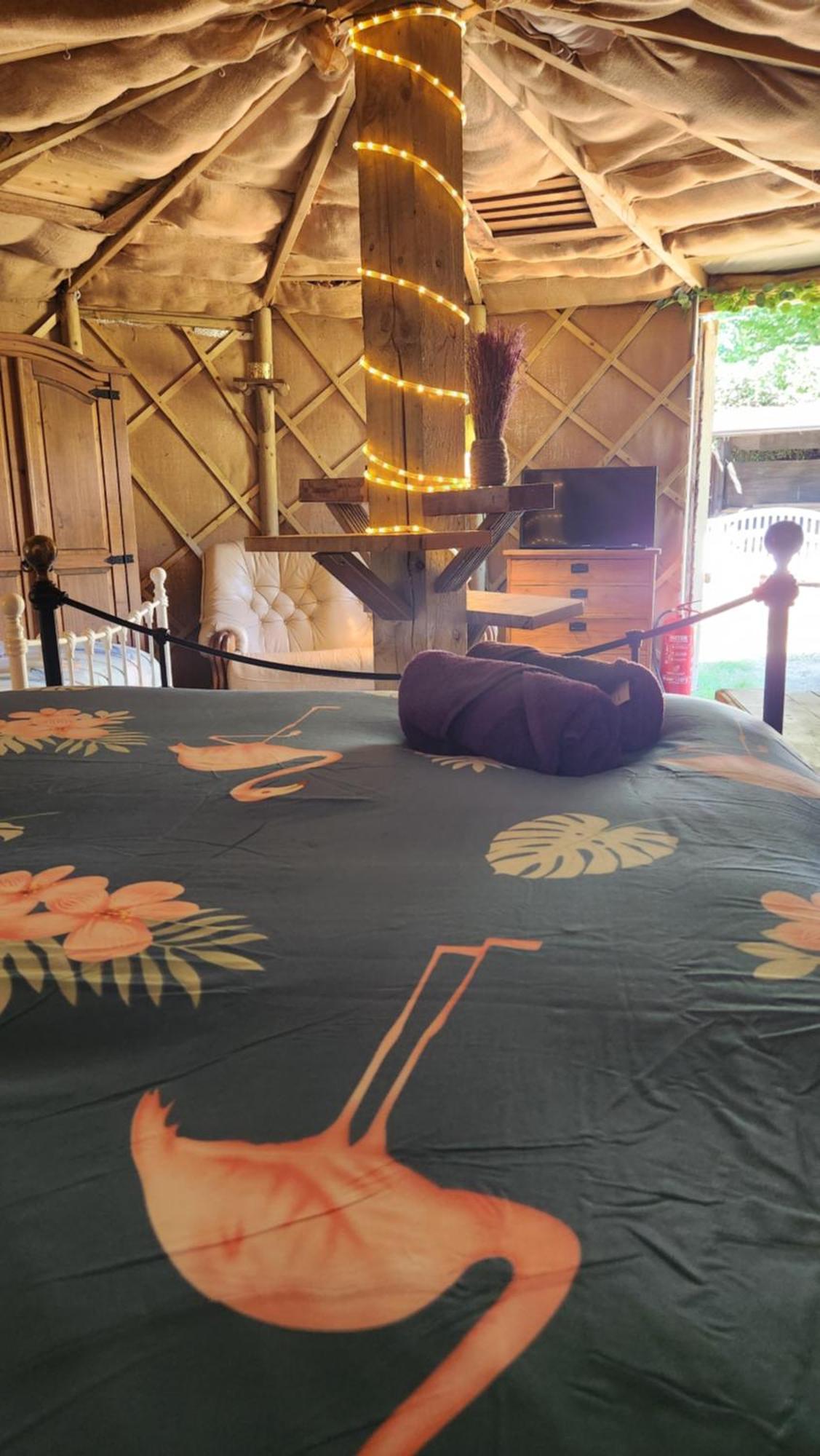 Vigo Retreat Boat Yurt Bed & Breakfast Wrotham Ngoại thất bức ảnh